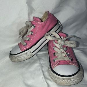 Size 5 pink converse